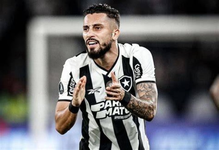Alex Telles