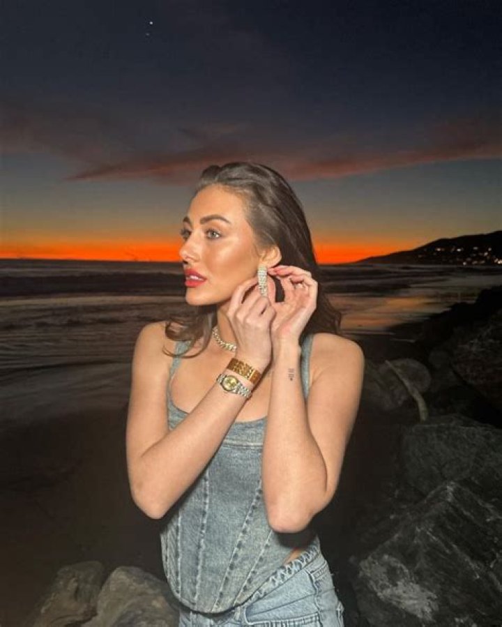 Chloe Veitch