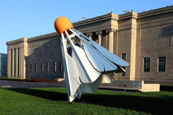 Claes Oldenburg Net Worth