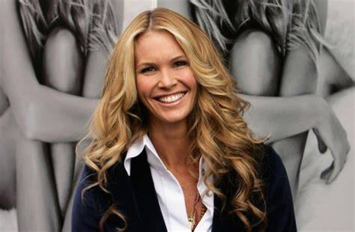 Elle Macpherson Net Worth