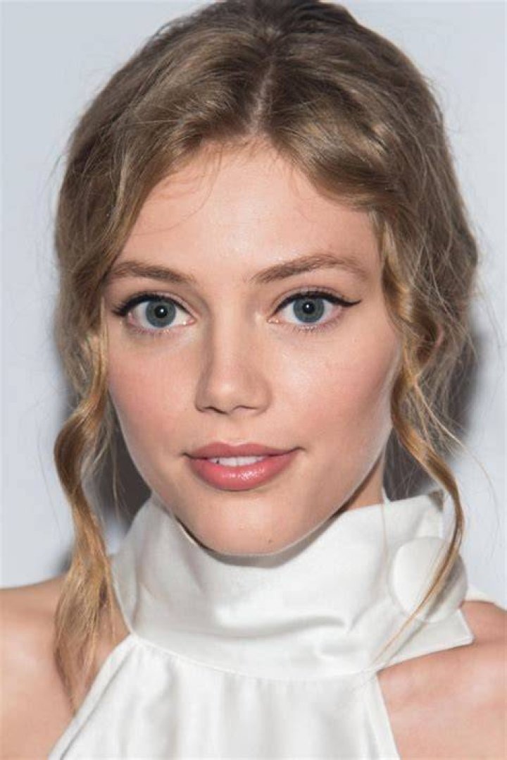 Grace Van Dien