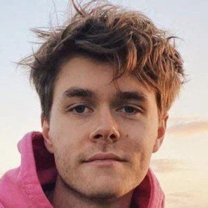 Harrison Webb Net Worth