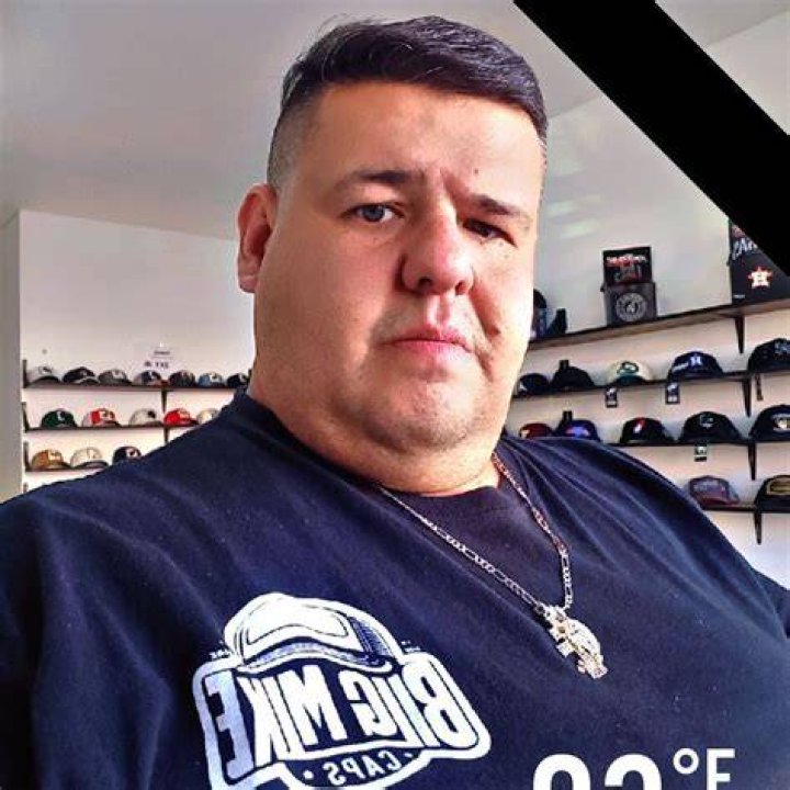 Mike Ángel Salazar