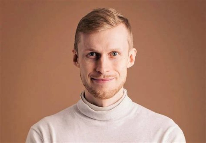 Roni Back