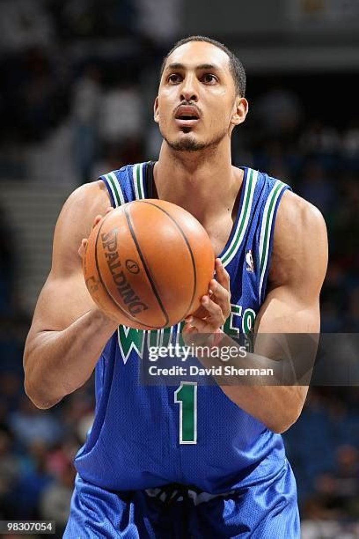 Ryan Hollins