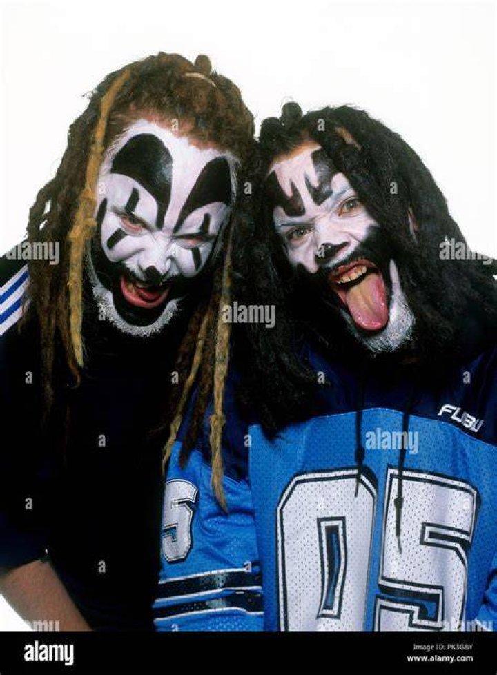 Shaggy 2 Dope