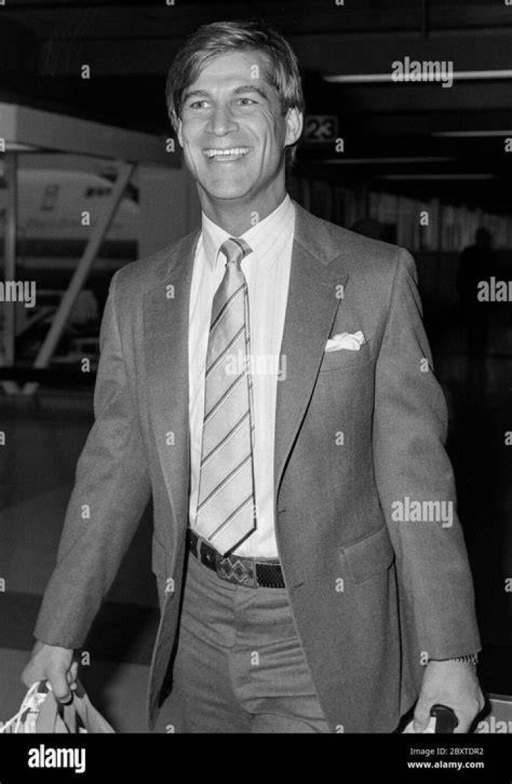 Simon MacCorkindale