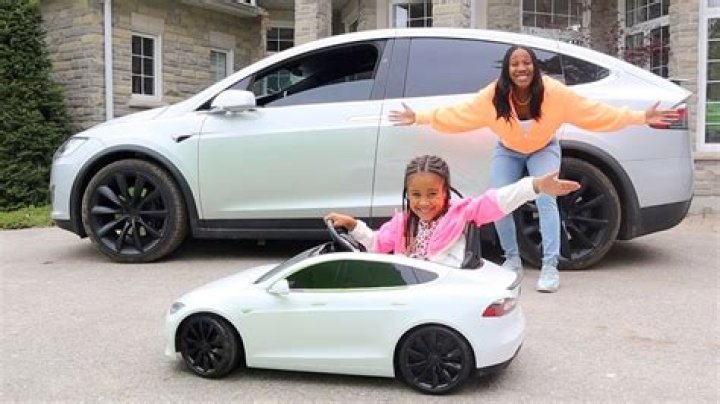 Surprised Cali with Her Dream Car! - YouTube