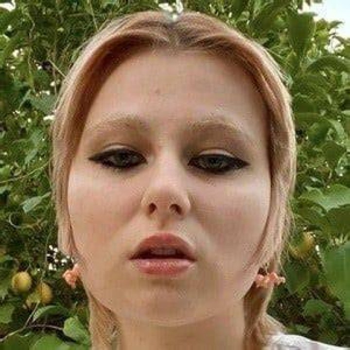 Zoe Donahoe Net Worth